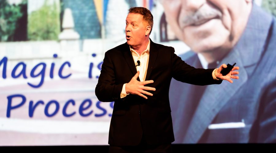 Customer experience speakers and customer service speakers like Scott Deming improve company culture.